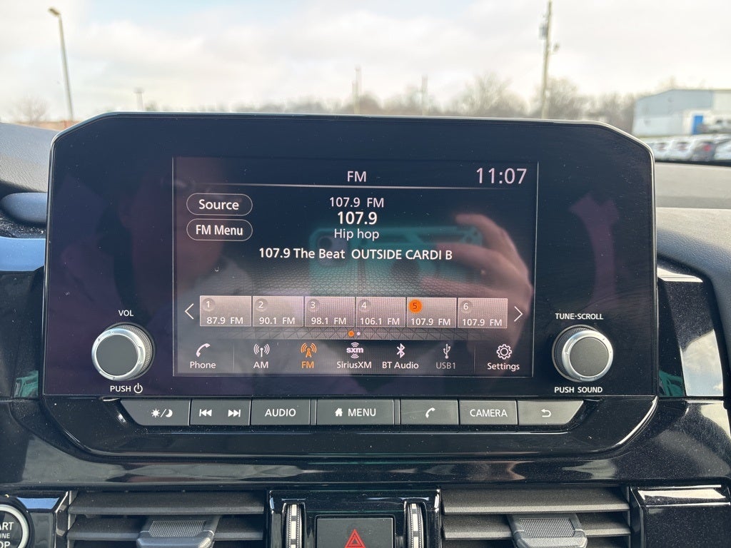 2024 Nissan Pathfinder SV