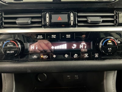 2024 Nissan Pathfinder SV