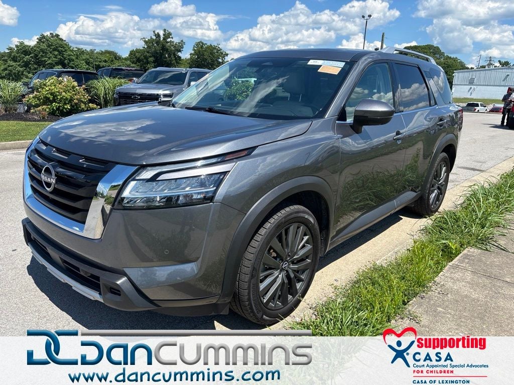 2024 Nissan Pathfinder SL