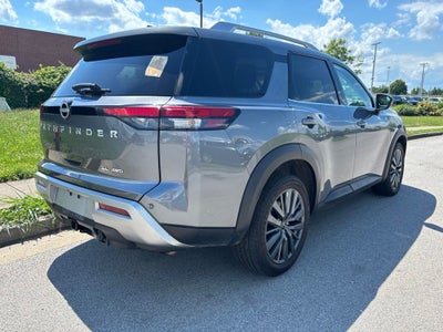 2024 Nissan Pathfinder SL