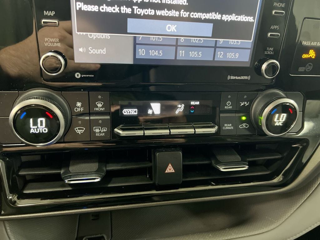 2022 Toyota Highlander L