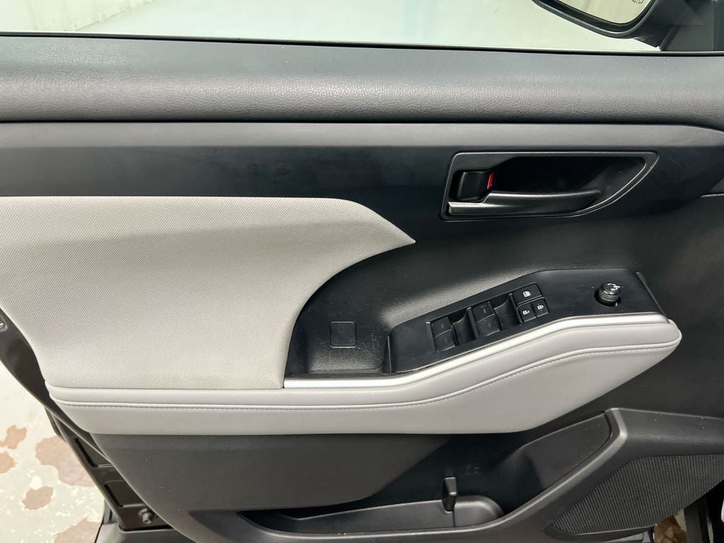 2022 Toyota Highlander L