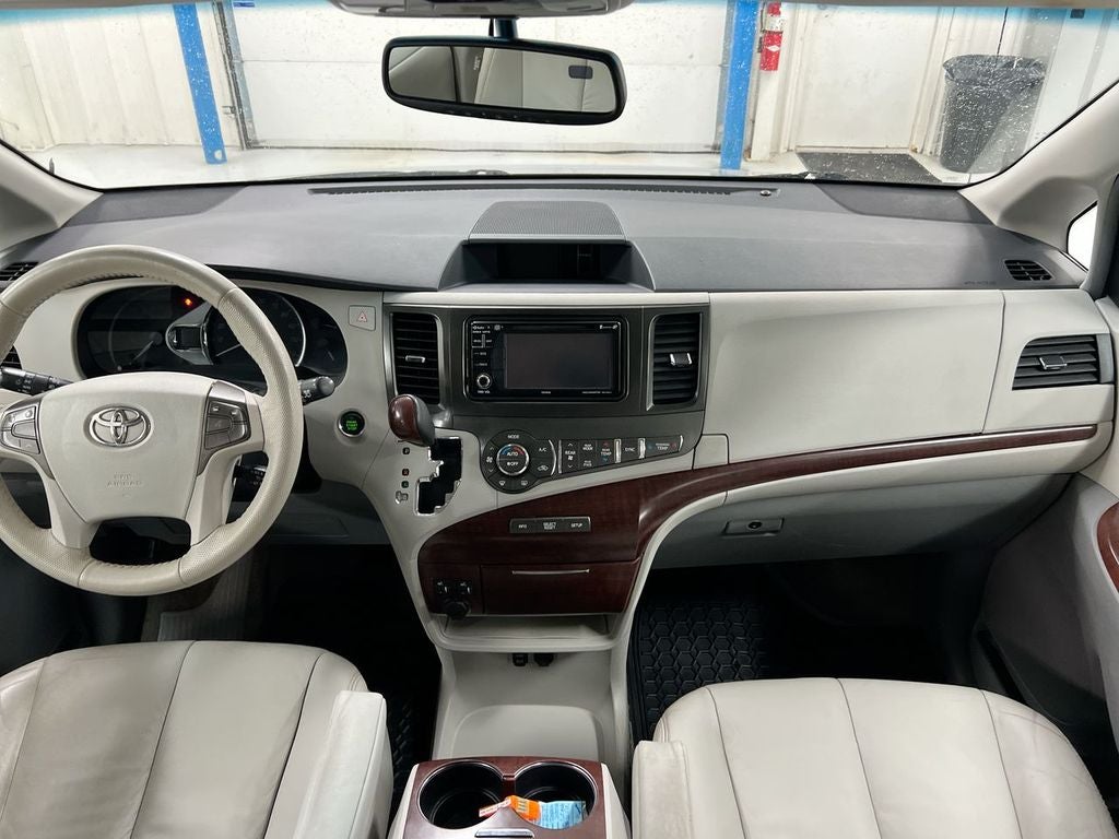 2012 Toyota Sienna XLE