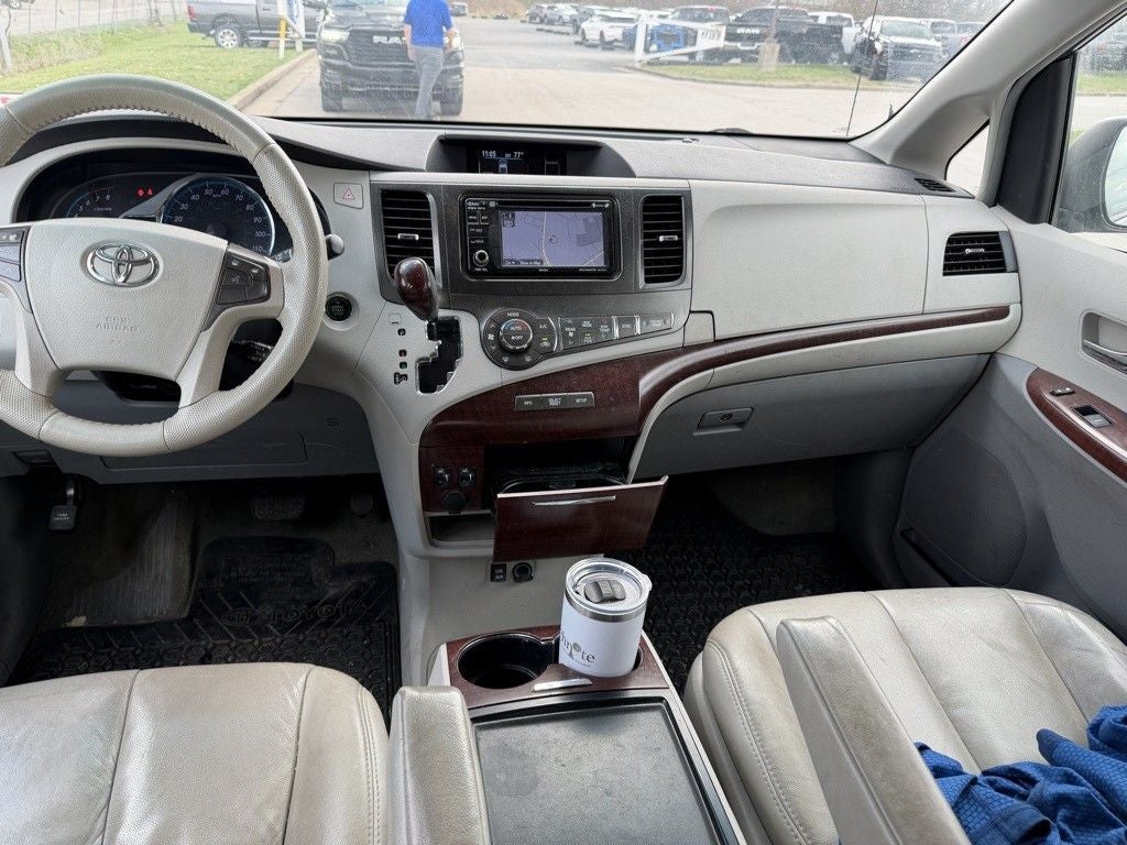 2012 Toyota Sienna XLE