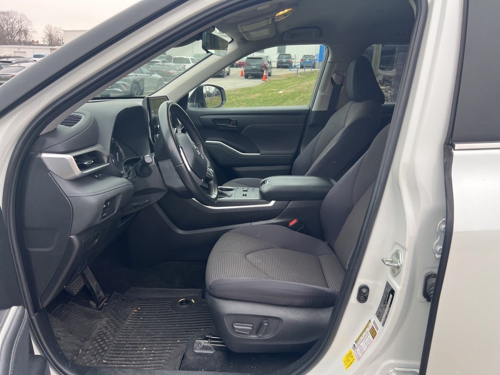 2023 Toyota Highlander LE