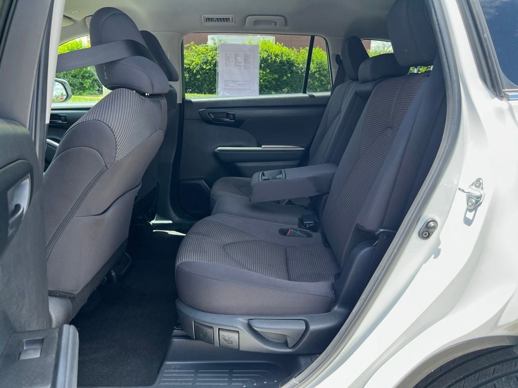 2025 Toyota Highlander LE