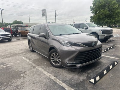 2021 Toyota Sienna XLE