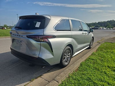2023 Toyota Sienna XLE