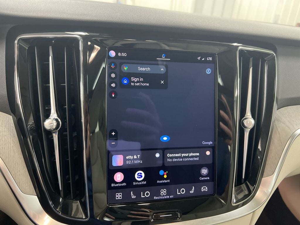 2023 Volvo S60 B5 Plus Dark Theme
