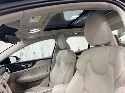 2023 Volvo S60 B5 Plus Dark Theme
