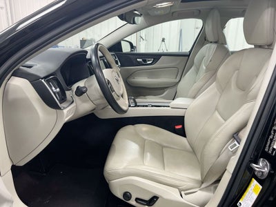 2023 Volvo S60 B5 Plus Dark Theme