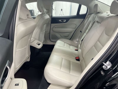 2023 Volvo S60 B5 Plus Dark Theme