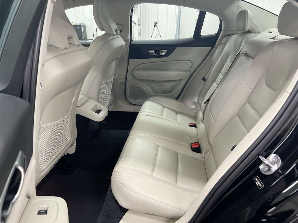 2023 Volvo S60 B5 Plus Dark Theme