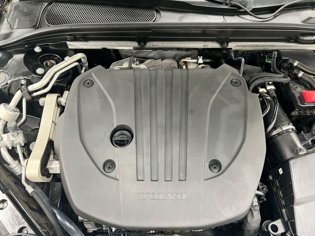 2023 Volvo S60 B5 Plus Dark Theme