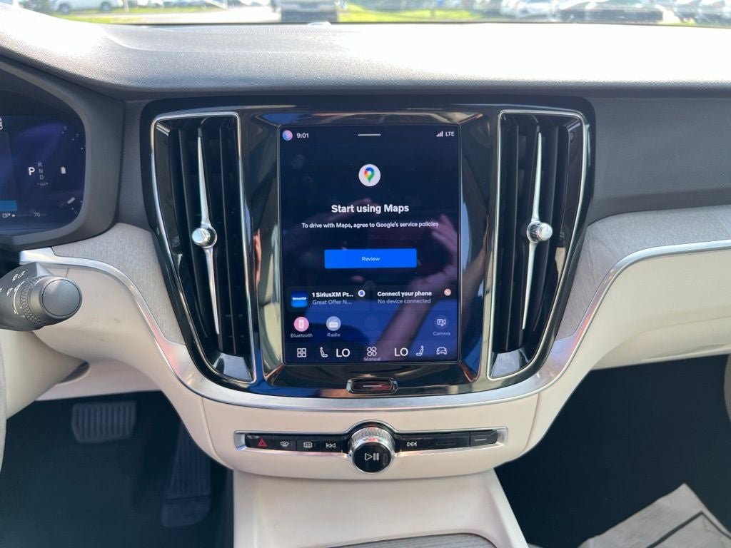 2023 Volvo S60 B5 Plus Dark Theme