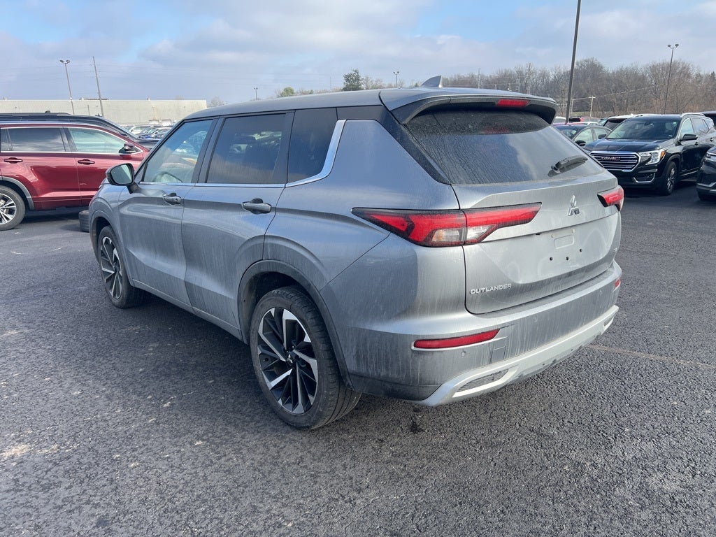 2024 Mitsubishi Outlander SE