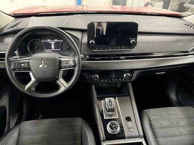 2023 Mitsubishi Outlander SE