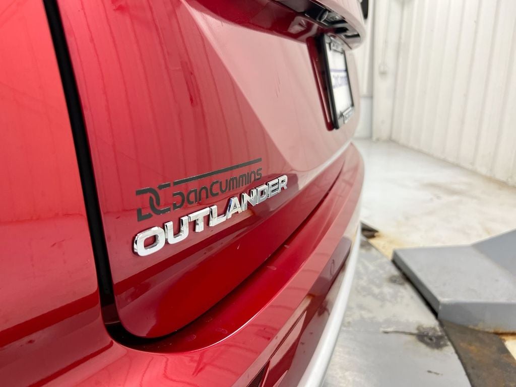 2023 Mitsubishi Outlander SE