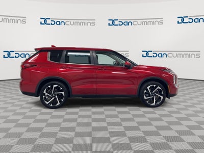 2023 Mitsubishi Outlander SE