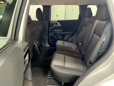 2024 Mitsubishi Outlander ES