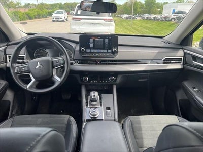 2024 Mitsubishi Outlander SE