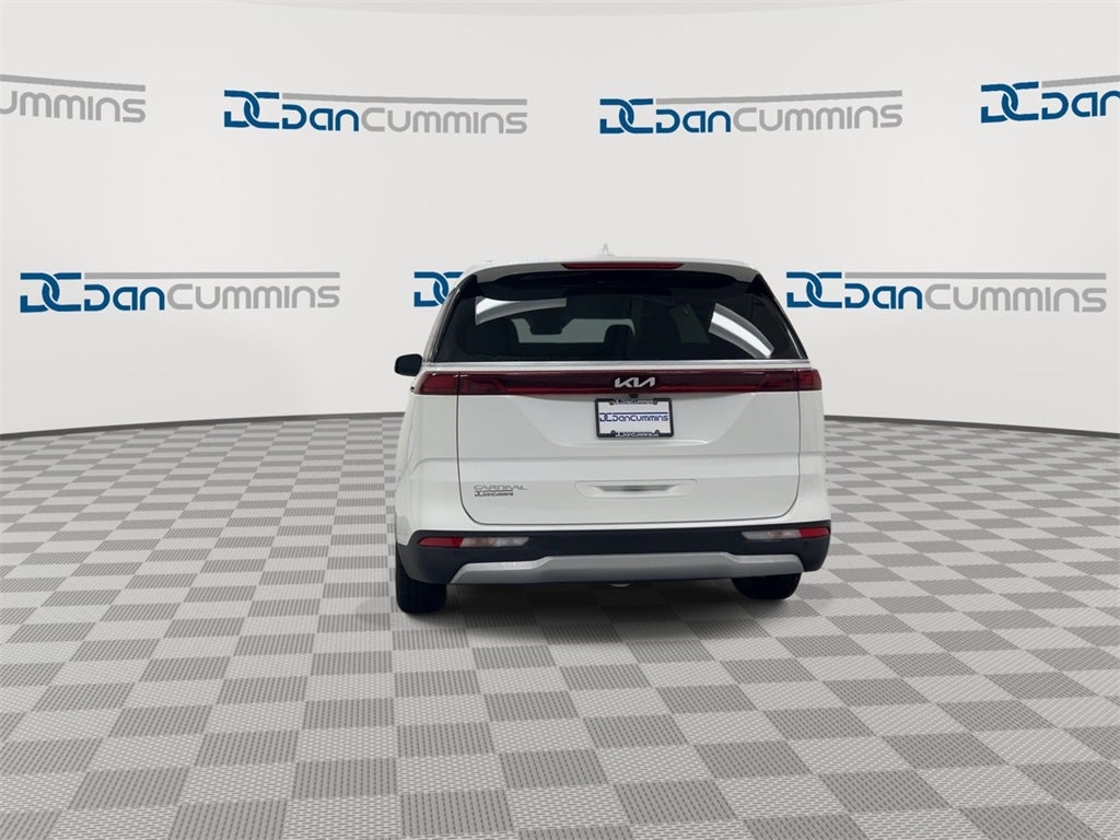 2024 Kia Carnival LX