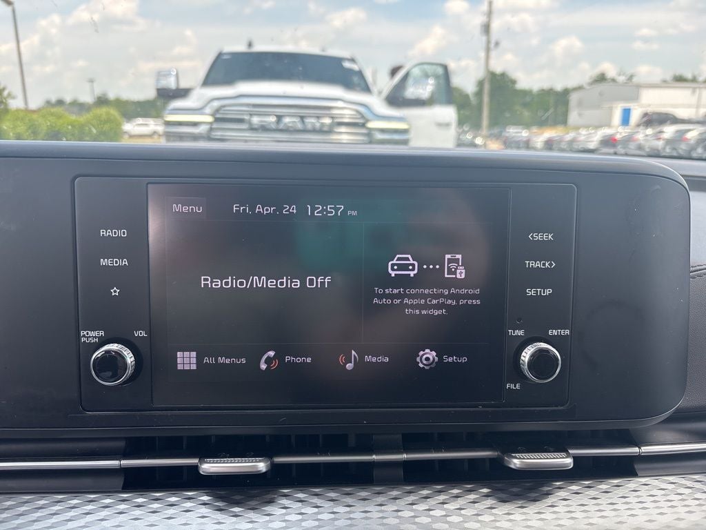 2024 Kia Carnival LX