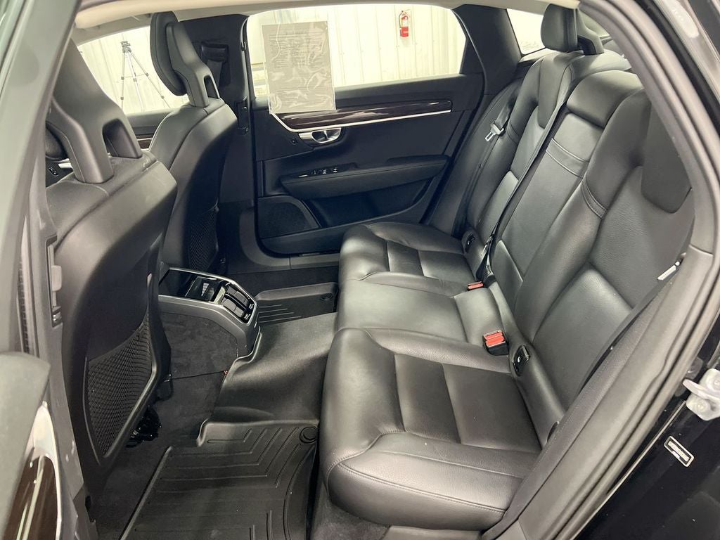 2018 Volvo S90 T5 Momentum