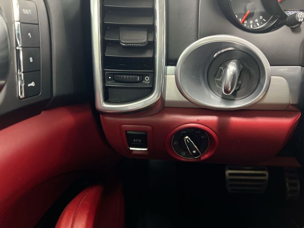 2016 Porsche Cayenne GTS
