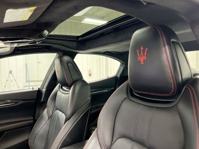 2022 Maserati Ghibli Modena Q4