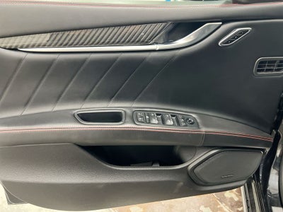 2022 Maserati Ghibli Modena Q4