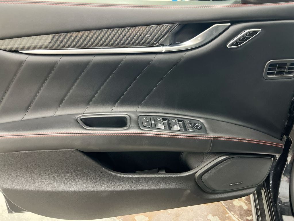 2022 Maserati Ghibli Modena Q4