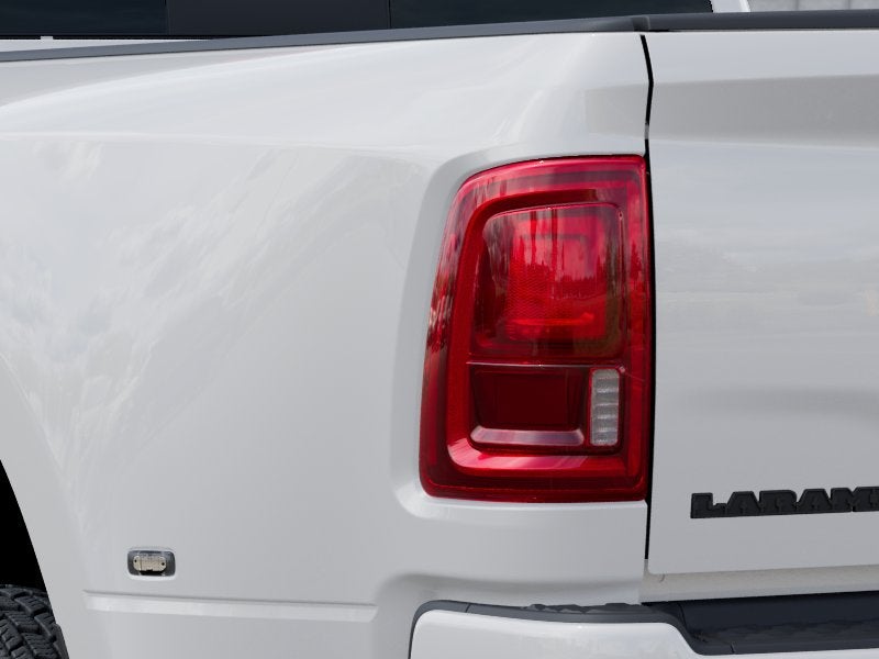 2027 RAM 3500 RAM 3500 LARAMIE CREW CAB 4X4 8' BOX