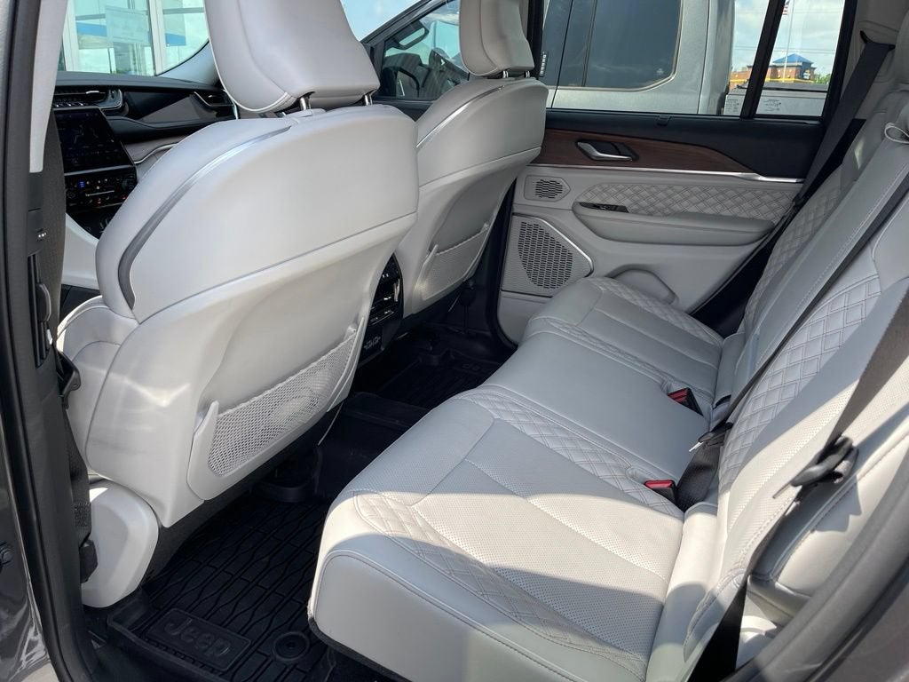 2022 Jeep Grand Cherokee Summit