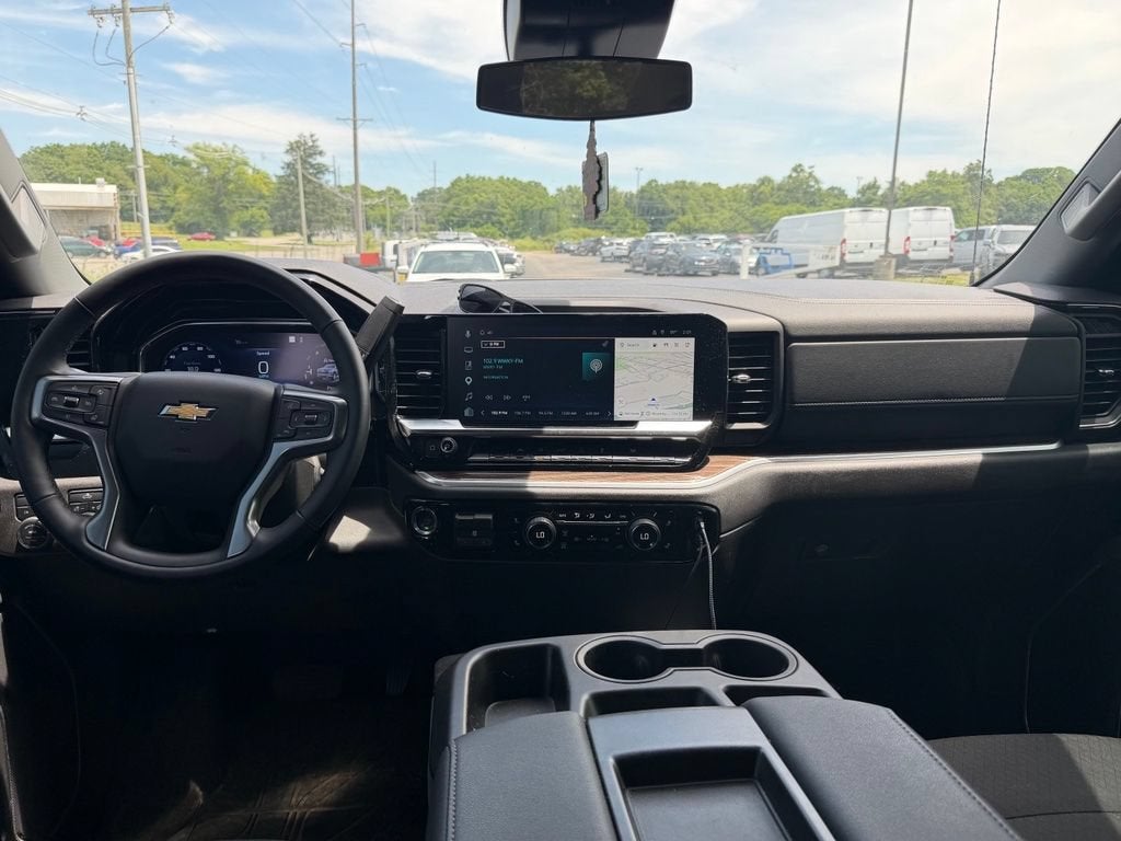 2025 Chevrolet Silverado 1500 LT (2FL)