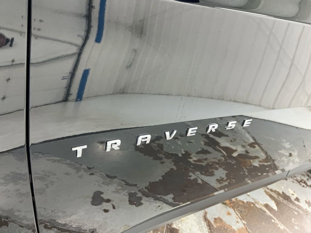 2023 Chevrolet Traverse LS