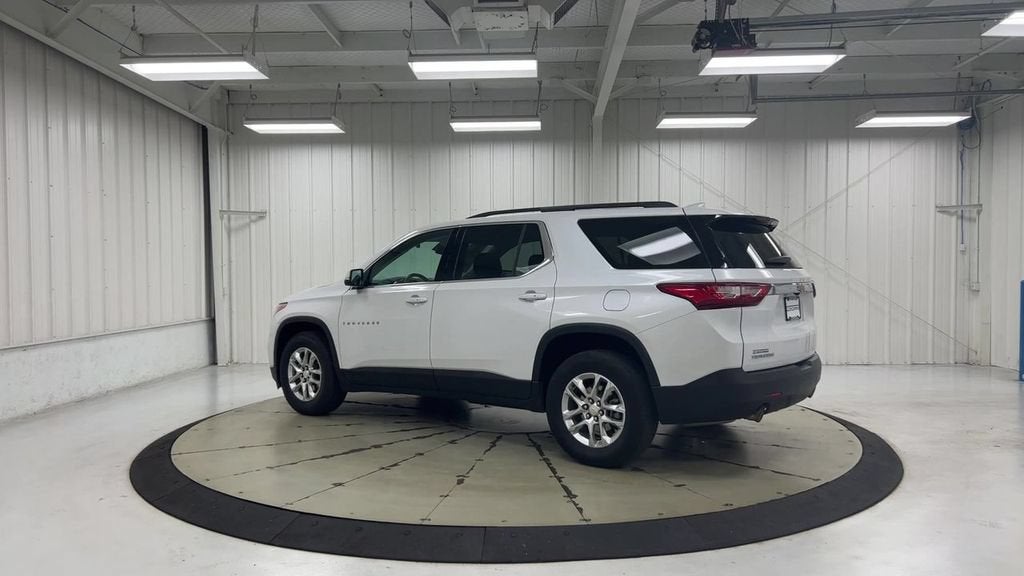 2021 Chevrolet Traverse LT Cloth