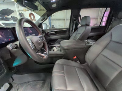 2025 Chevrolet Suburban RST