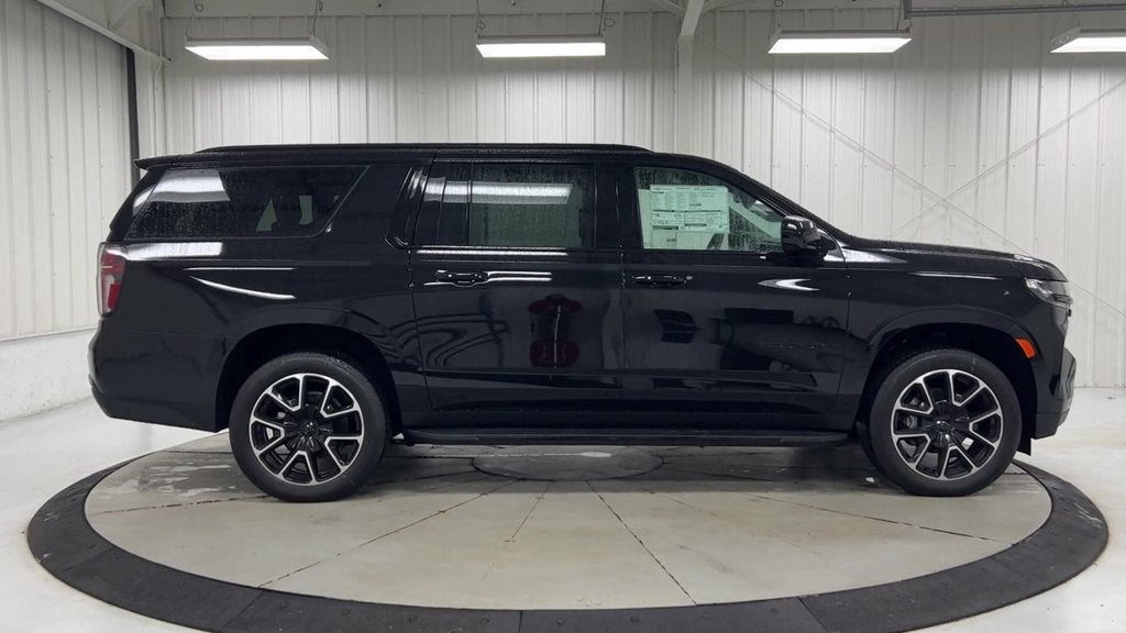 2023 Chevrolet Suburban RST