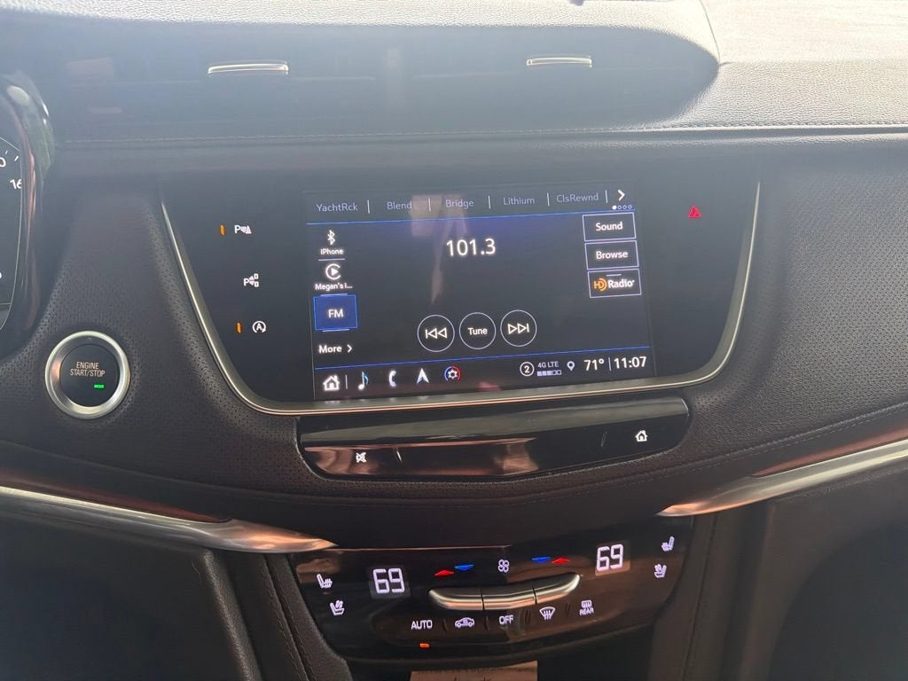2022 Cadillac XT5 Premium Luxury
