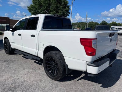2024 Nissan Titan SV