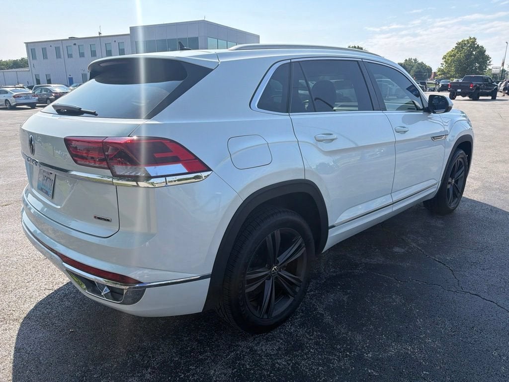 2022 Volkswagen Atlas Cross Sport 2.0T SEL R-Line