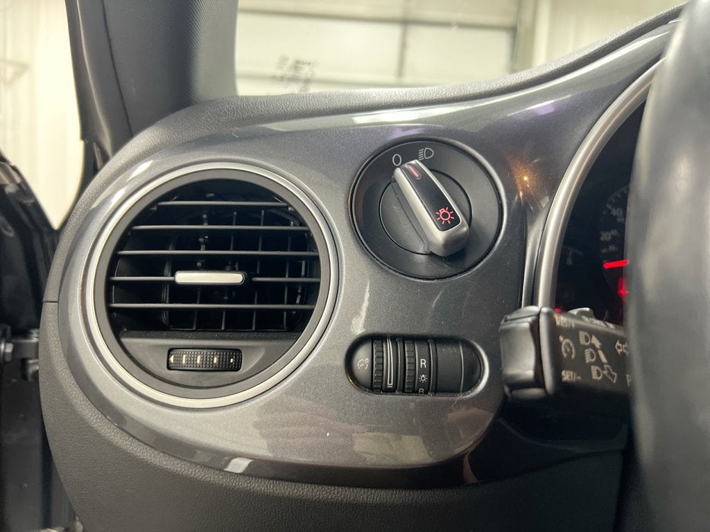 2012 Volkswagen Beetle 2.5L PZEV