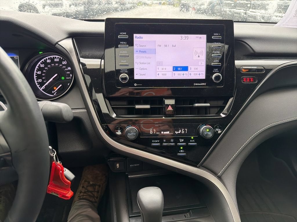 2024 Toyota Camry SE