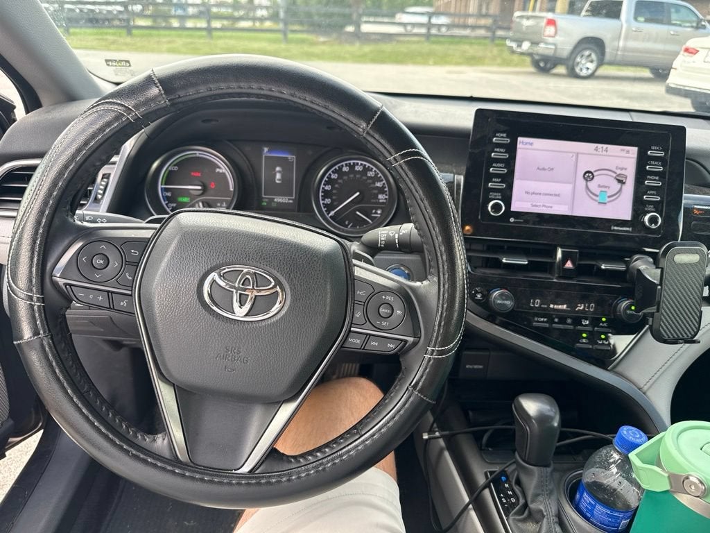 2022 Toyota Camry Hybrid SE