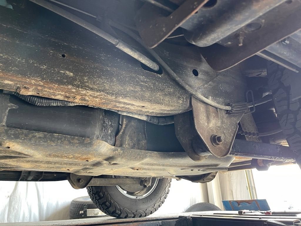 2001 Lincoln Navigator Base