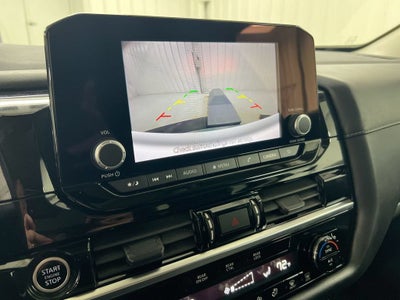 2023 Nissan Pathfinder SV