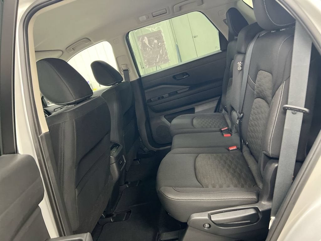 2023 Nissan Pathfinder SV