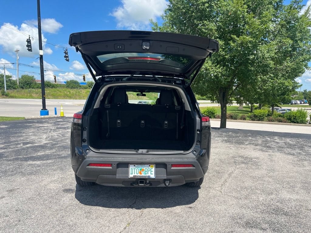 2023 Nissan Pathfinder SV