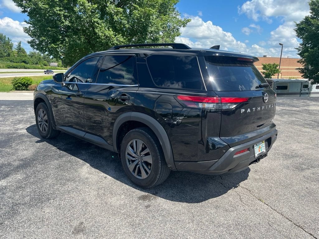 2023 Nissan Pathfinder SV